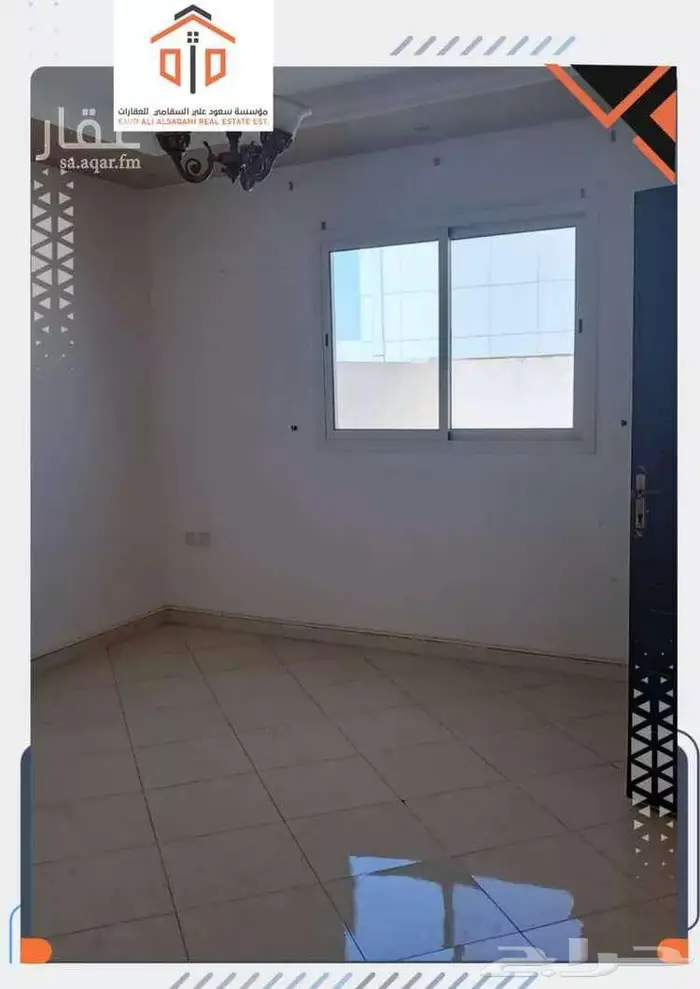 دور علوي ثان للايجار في فله حي الملك فهد 4