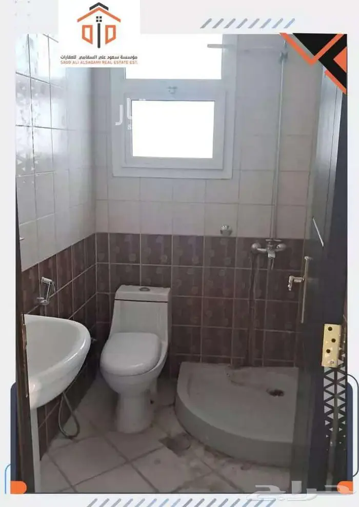 دور علوي ثان للايجار في فله حي الملك فهد 6