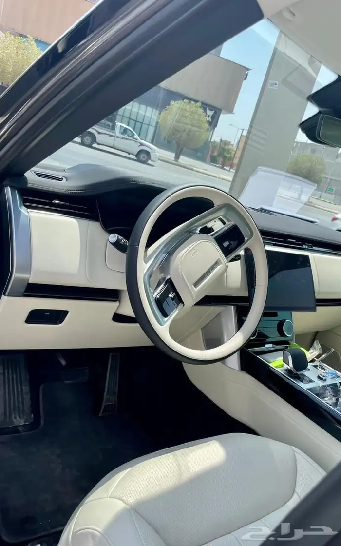 HSE 2023 سعودي ناغي رنج روفر 4