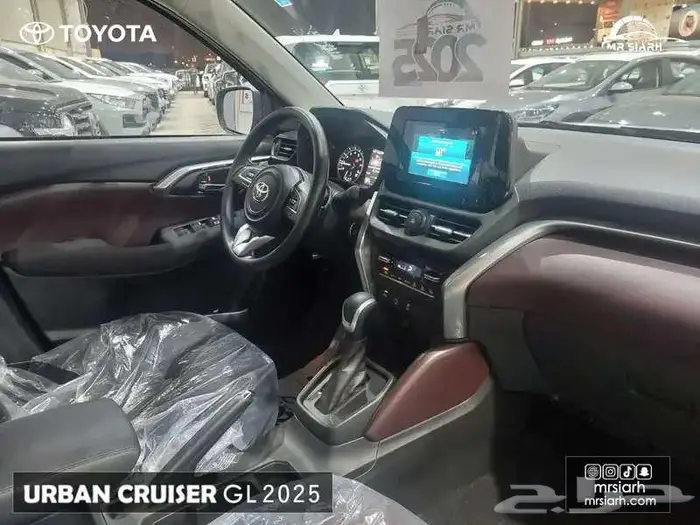 تويوتا أوربان كروزر 2026 8