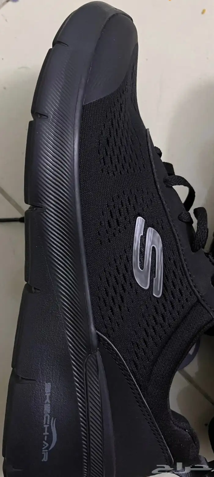 جزمه سوداء من سكيتشرز 1