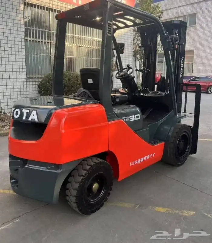 تأجير رافعات شوكية فوركلفت وببكات 1