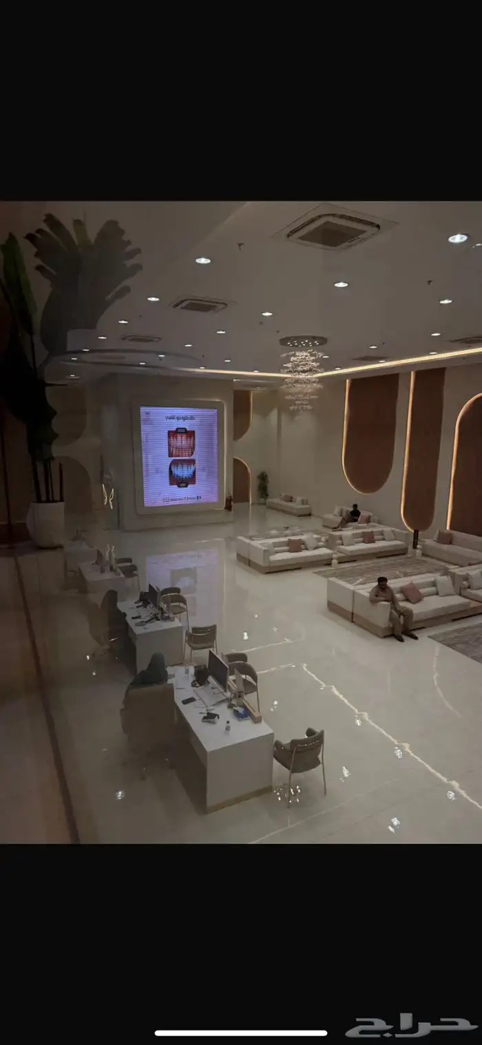 مصممة ديكور 4