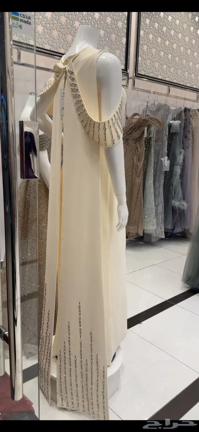 فستان ما قد تم لبسه 0