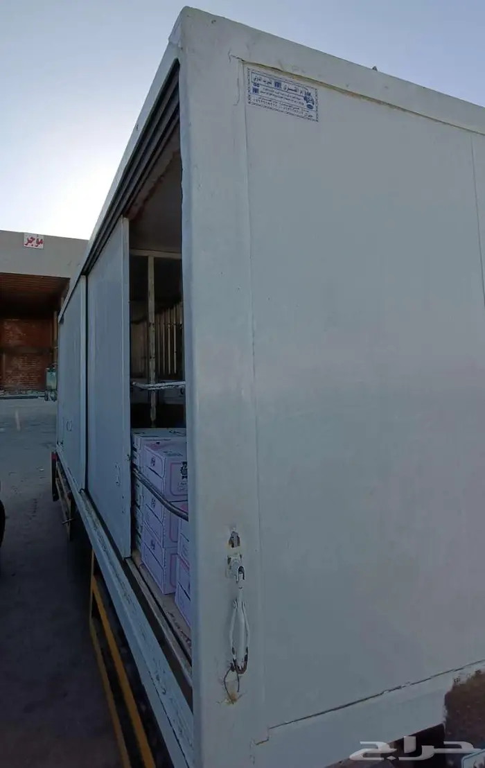 صندوق مواد غذائية ومياه وعصائر 5