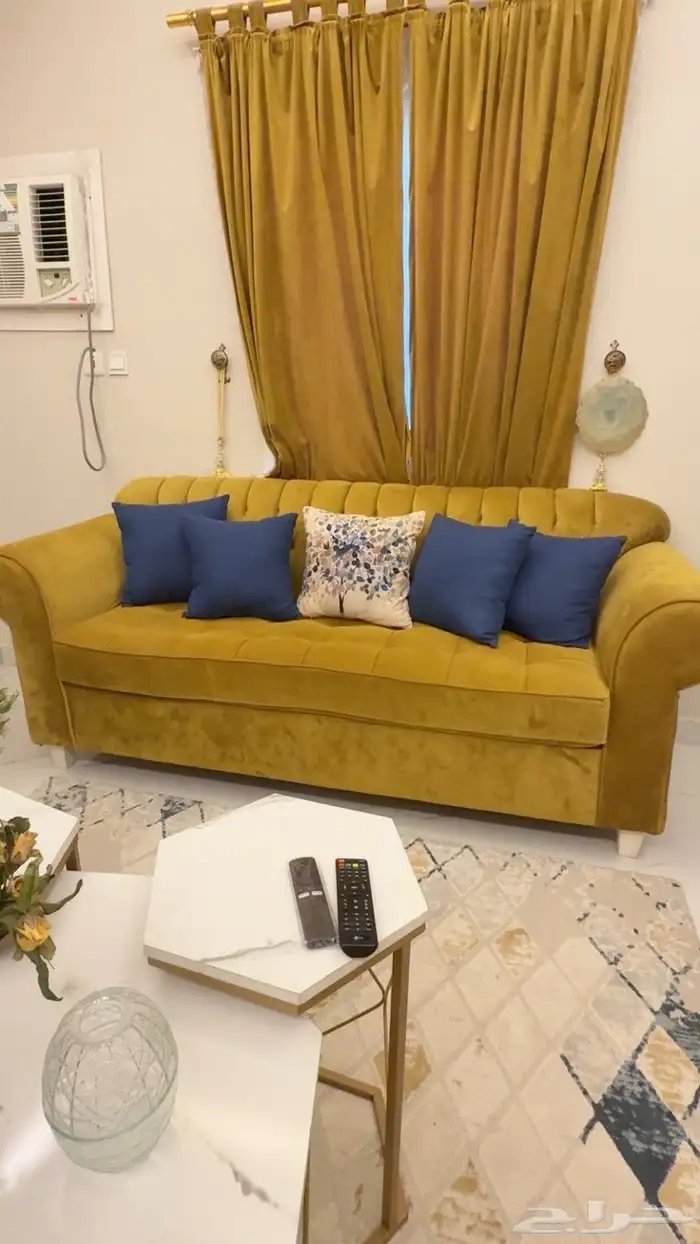 كنب 7 اشخاص مع ستارة وطاولات وفرش 1