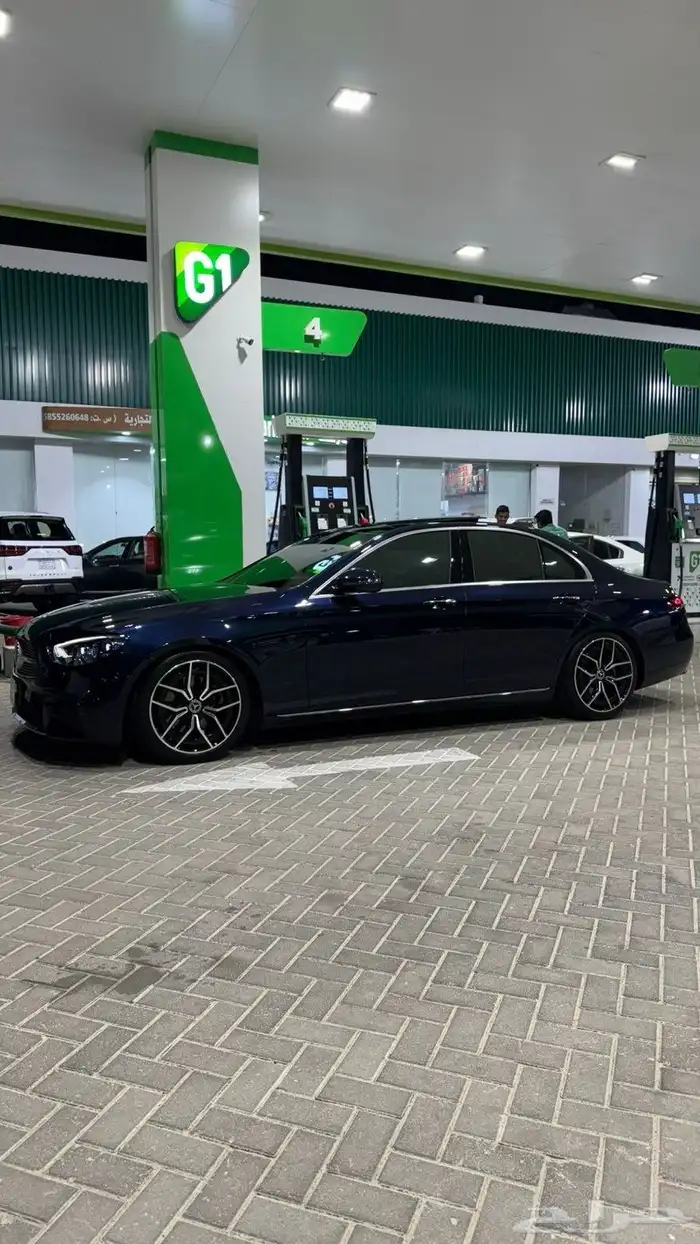 مورسيدس 2022 E300. فئة kit AMG 3