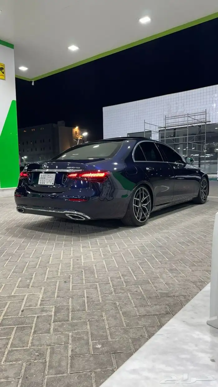 مورسيدس 2022 E300. فئة kit AMG 11
