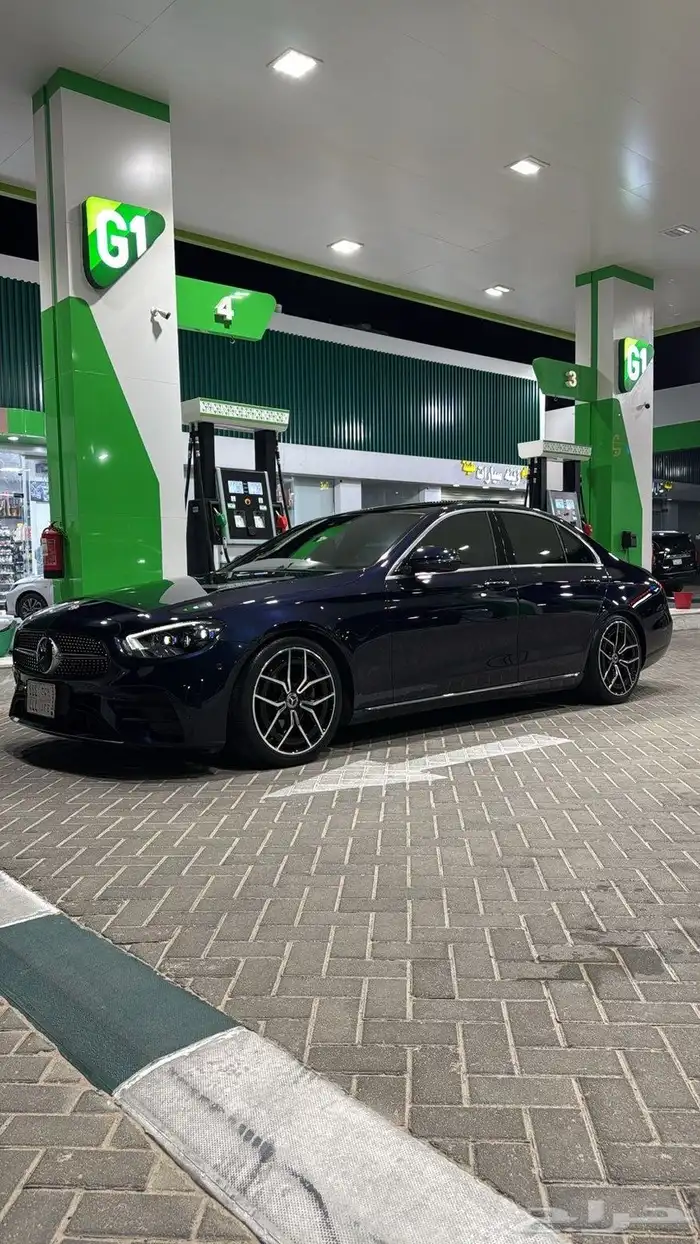 مورسيدس 2022 E300. فئة kit AMG 9