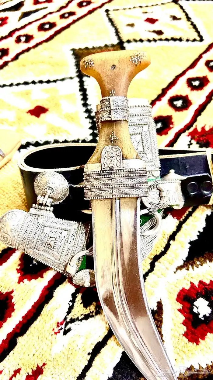 خنجر زراف اشقر نادر قديم 5