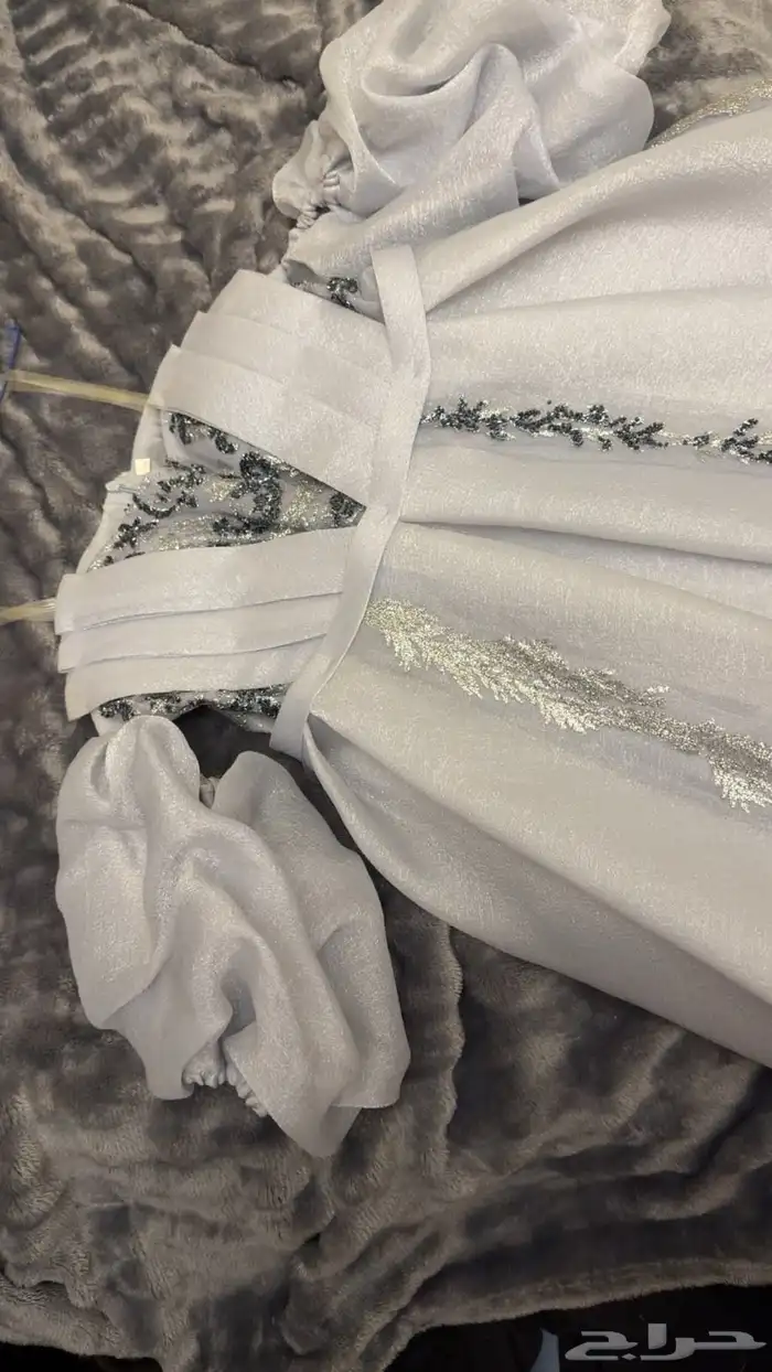 فستان لبسه وحده فقط م نختلف بالسعر نظيف و جديد 2