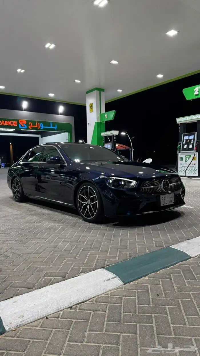 مورسيدس 2022 E300. فئة kit AMG 5