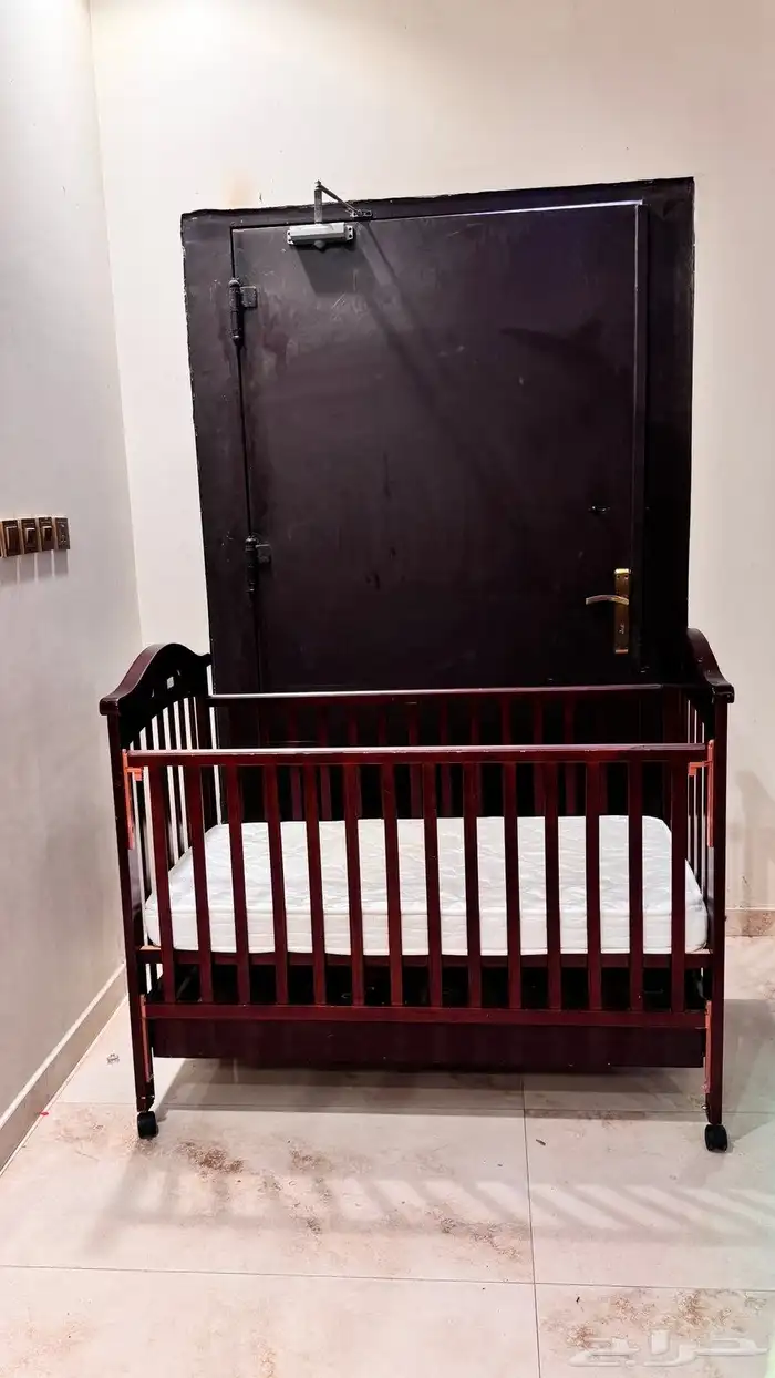 سرير اطفال نضيف مره 5