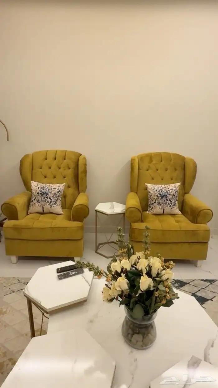 كنب 7 اشخاص مع ستارة وطاولات وفرش 0