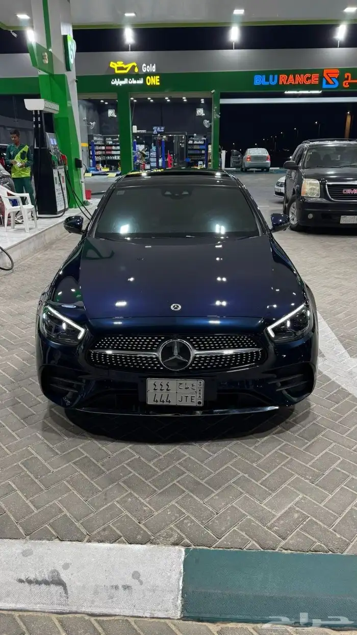 مورسيدس 2022 E300. فئة kit AMG 7