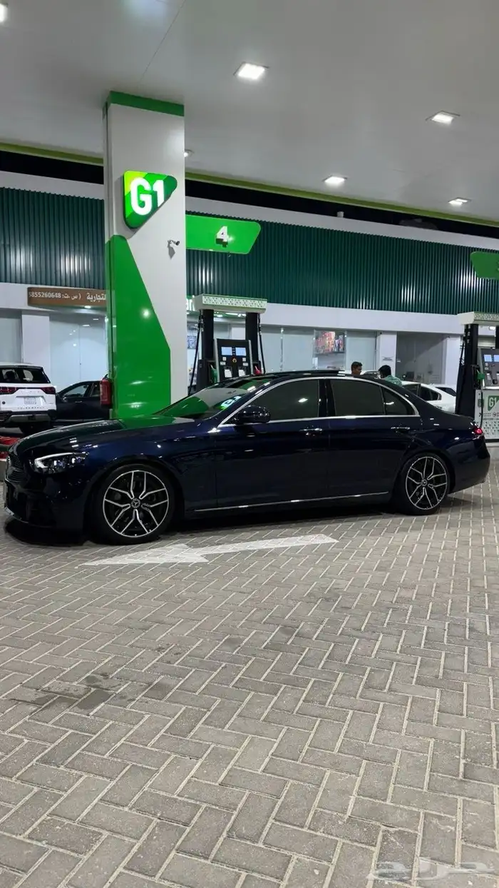 مورسيدس 2022 E300. فئة kit AMG 8