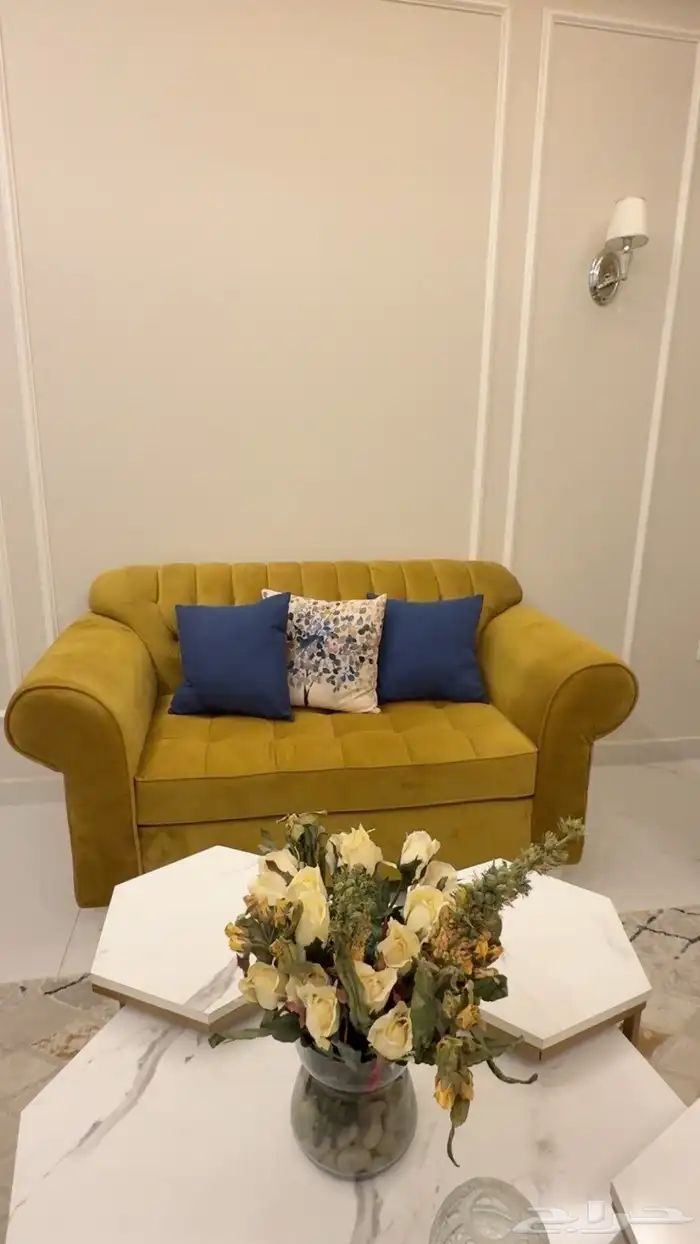 كنب 7 اشخاص مع ستارة وطاولات وفرش 2