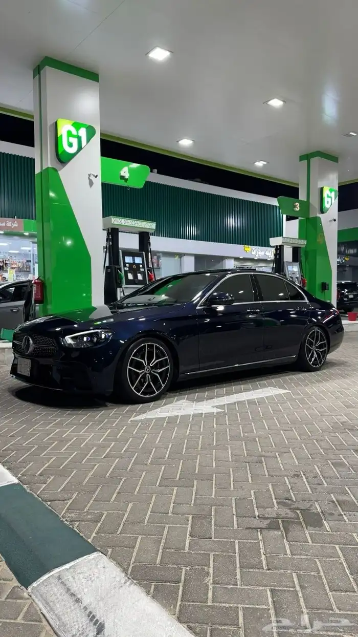 مورسيدس 2022 E300. فئة kit AMG 6