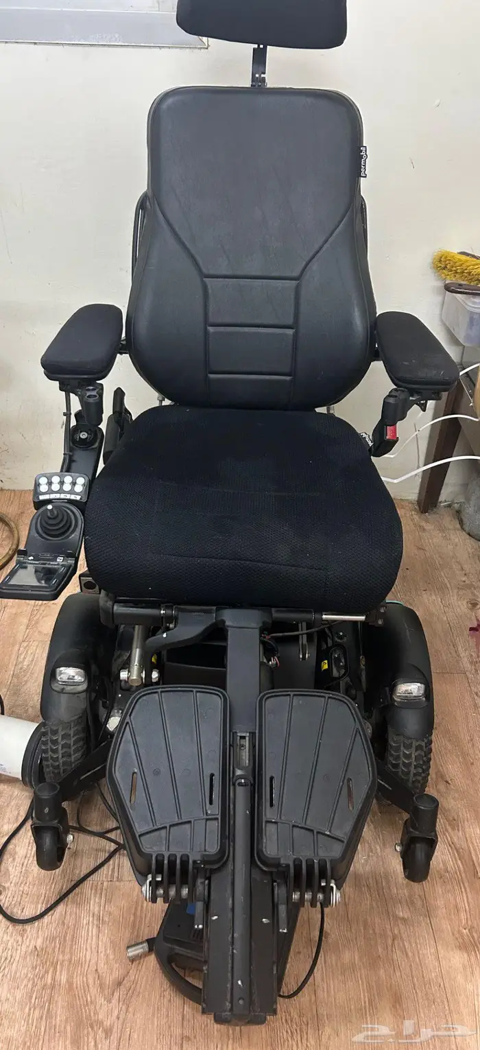 كرسي متحرك F5 عالي المواصفات 0