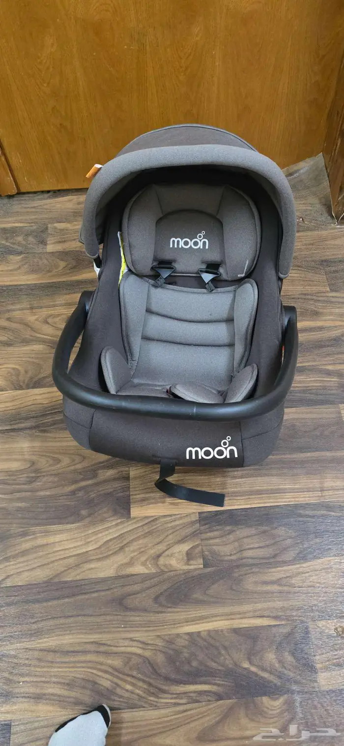 مقعد سيارة للطفال 0