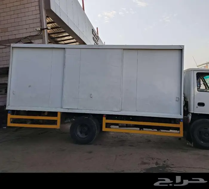 صندوق مواد غذائية ومياه وعصائر 6