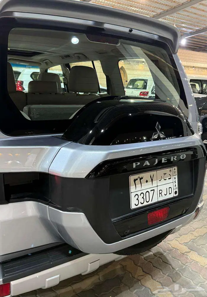 للبيع مستوبيشي باجيرو 2017 فئه GLS دبل 3.5 سعودي 16
