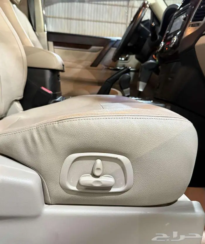 للبيع مستوبيشي باجيرو 2017 فئه GLS دبل 3.5 سعودي 42