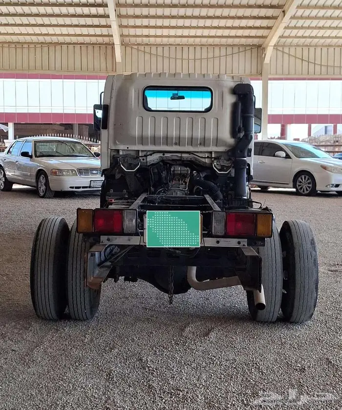 ايسوزو دينا شاص 5 متر قير عادي 2013 8