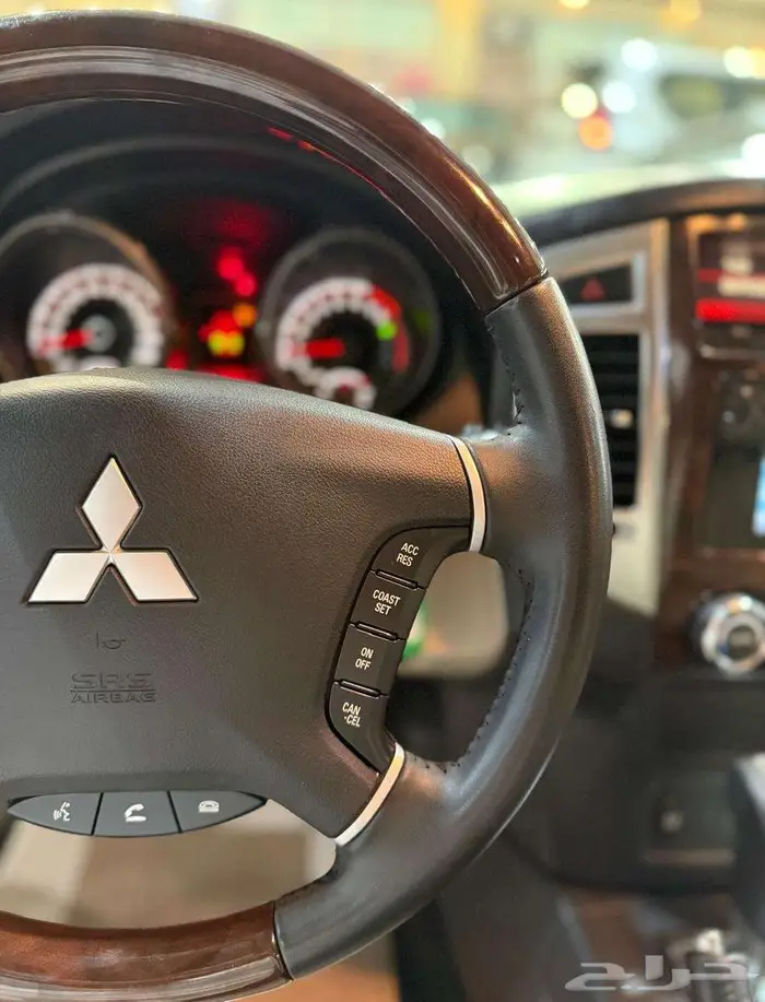 للبيع مستوبيشي باجيرو 2017 فئه GLS دبل 3.5 سعودي 27