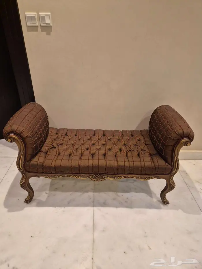 للبيع اريكه خشب 0