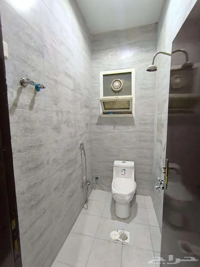 شقة للإيجار بحي لبن 5