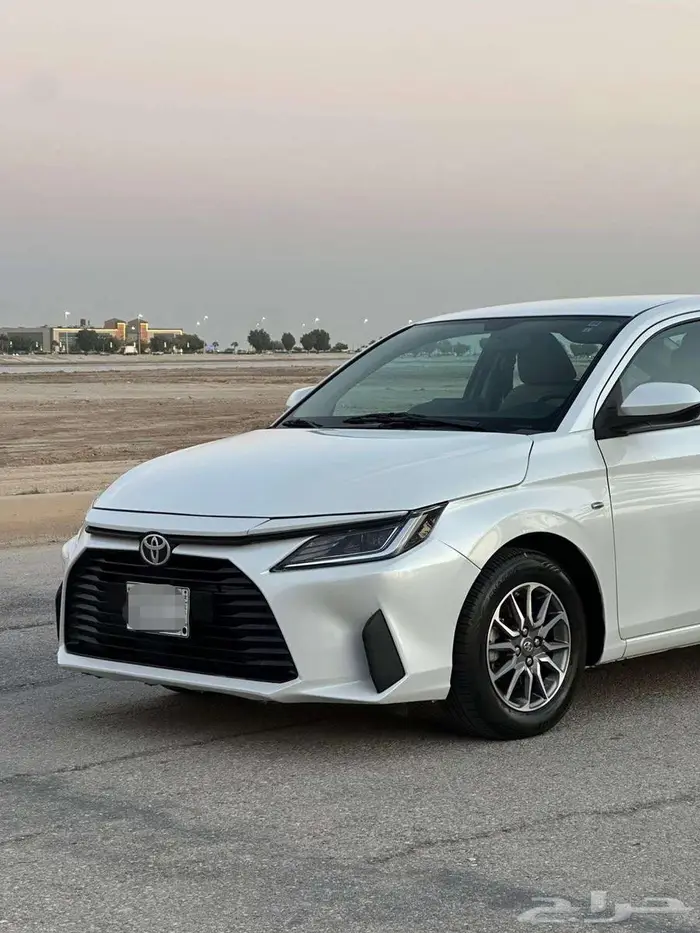 تويوتا يارس 2023 عداد 40 فقط 3