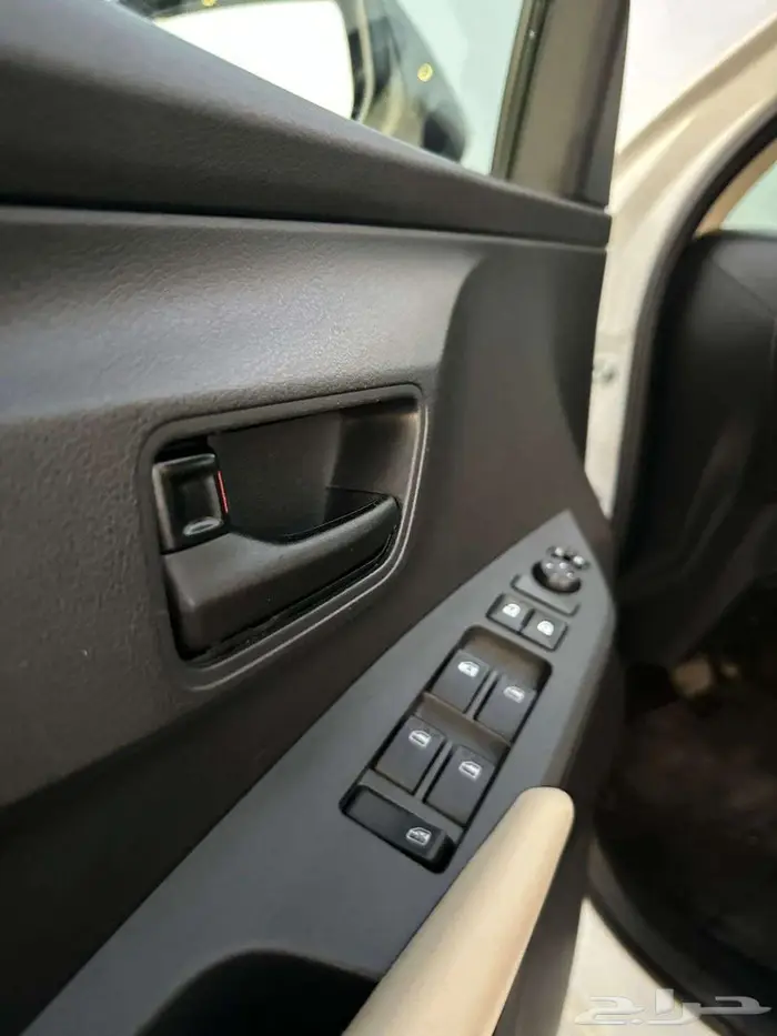 تويوتا يارس 2023 عداد 40 فقط 17