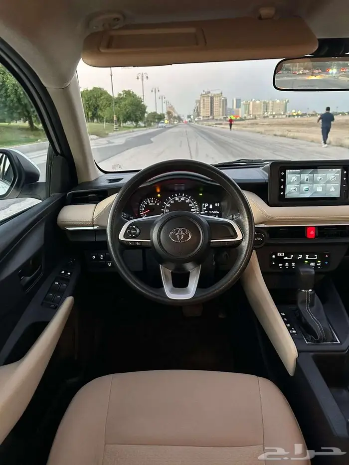تويوتا يارس 2023 عداد 40 فقط 25