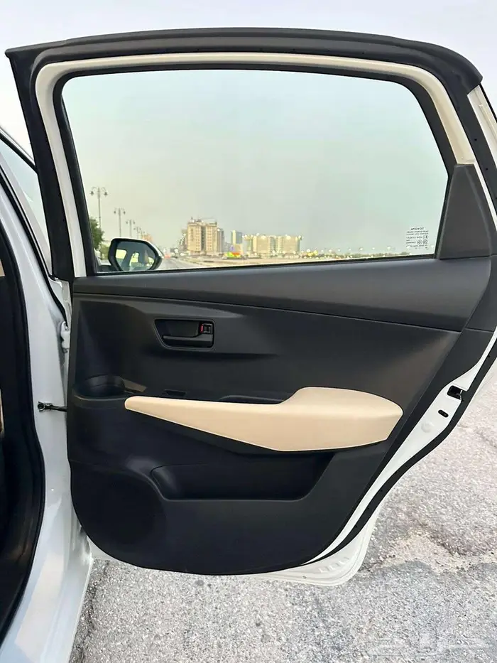 تويوتا يارس 2023 عداد 40 فقط 27