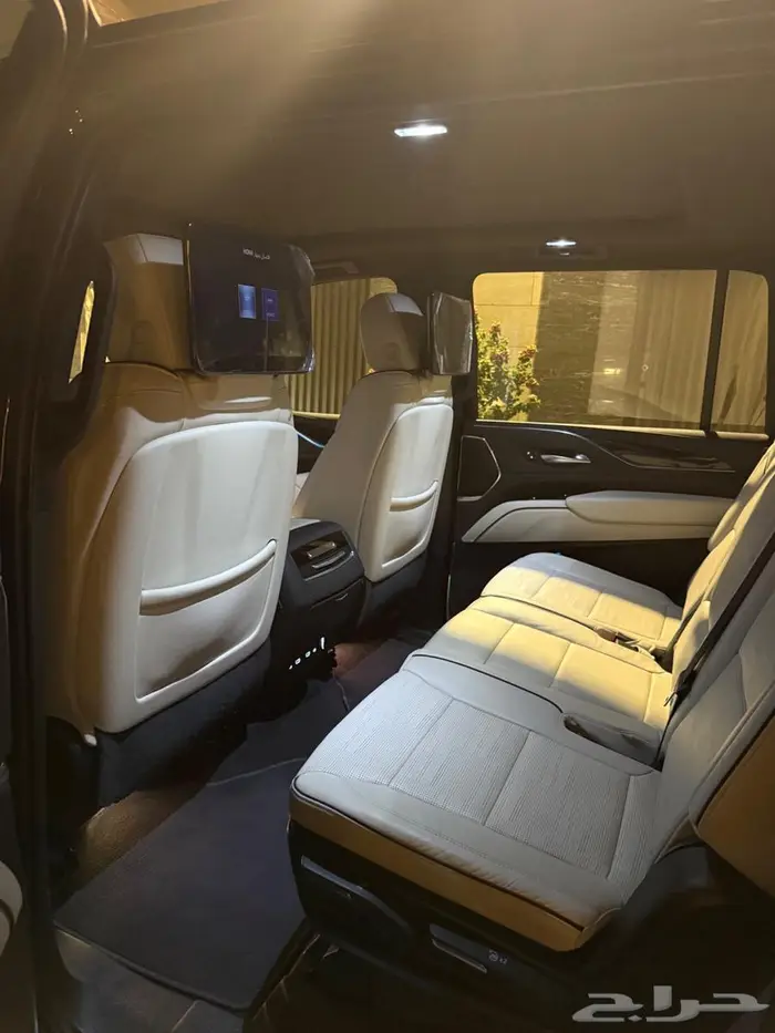 كاديلاك اسكاليد 4