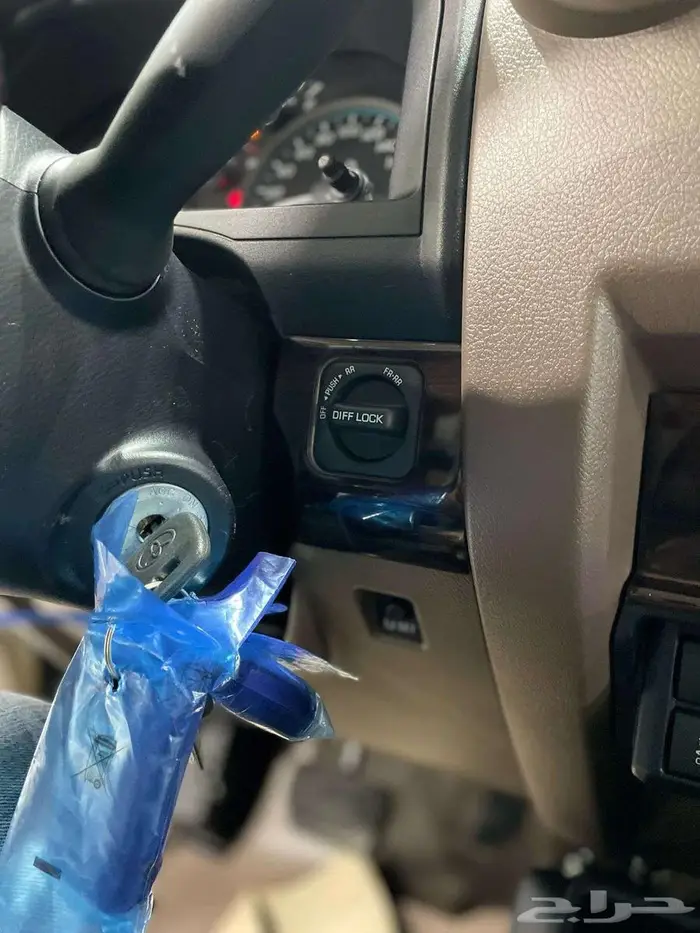 تويوتا شاص سلق بريمي قير اتوماتيك بنزين دفلك 2025 فل كامل 15