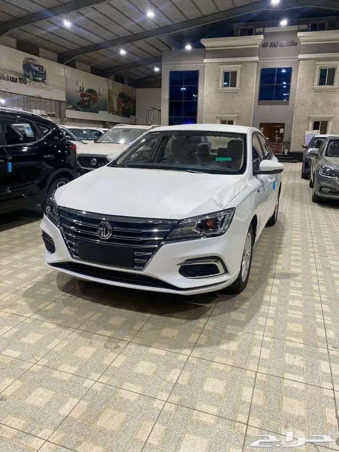 ام جي 5 الشكل القديم موديل 2025 أبيض -فضى -أسود 2