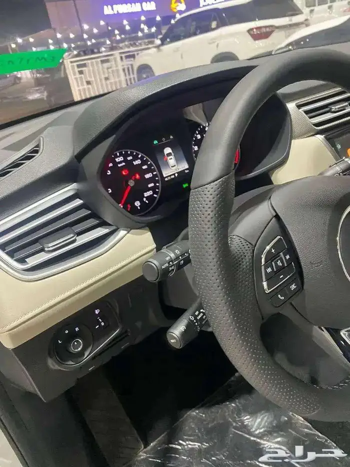 ام جي 5 الشكل القديم موديل 2025 أبيض -فضى -أسود 13