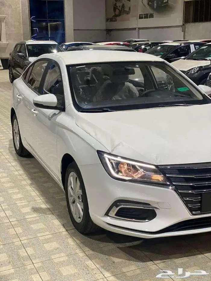 ام جي 5 الشكل القديم موديل 2025 أبيض -فضى -أسود 4