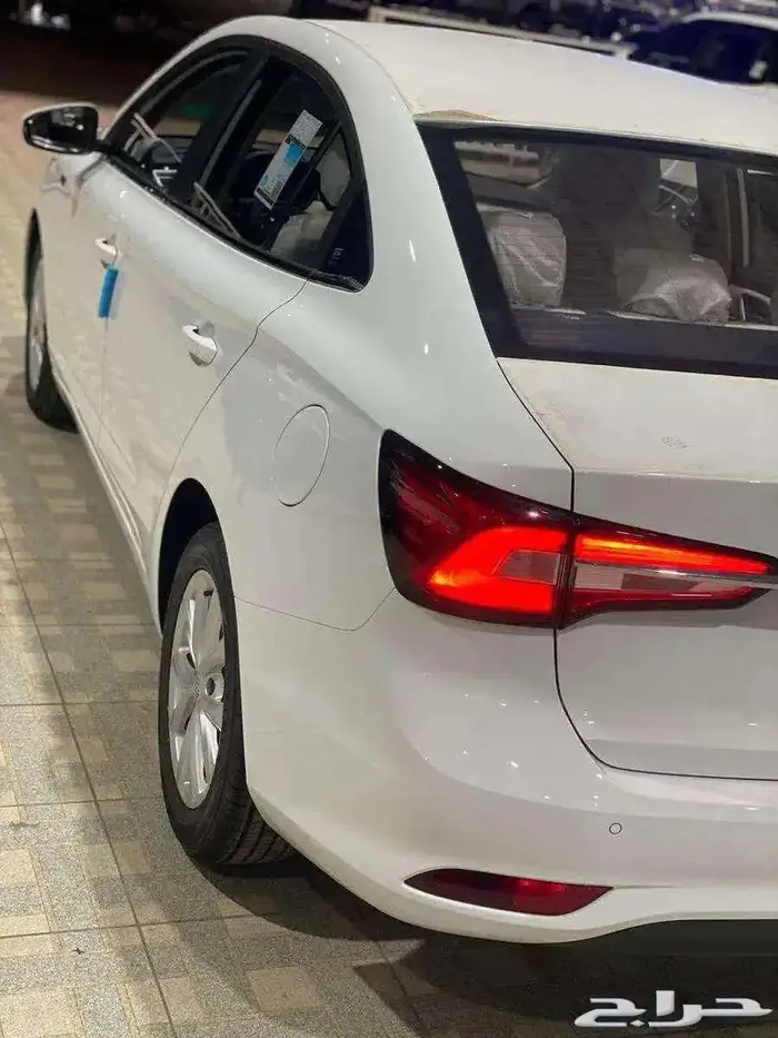 ام جي 5 الشكل القديم موديل 2025 أبيض -فضى -أسود 14