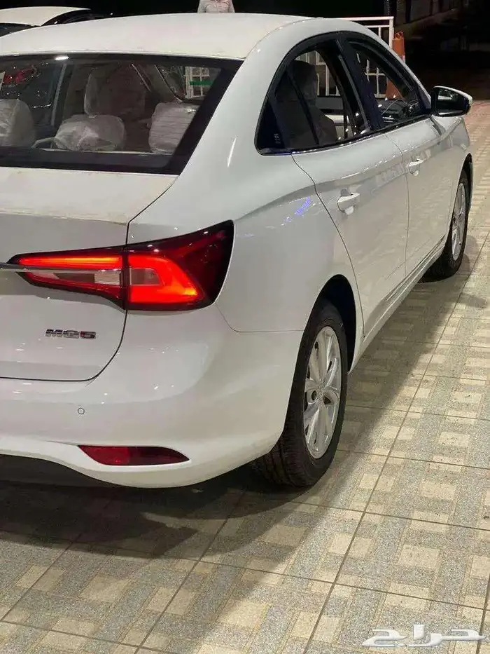 ام جي 5 الشكل القديم موديل 2025 أبيض -فضى -أسود 7