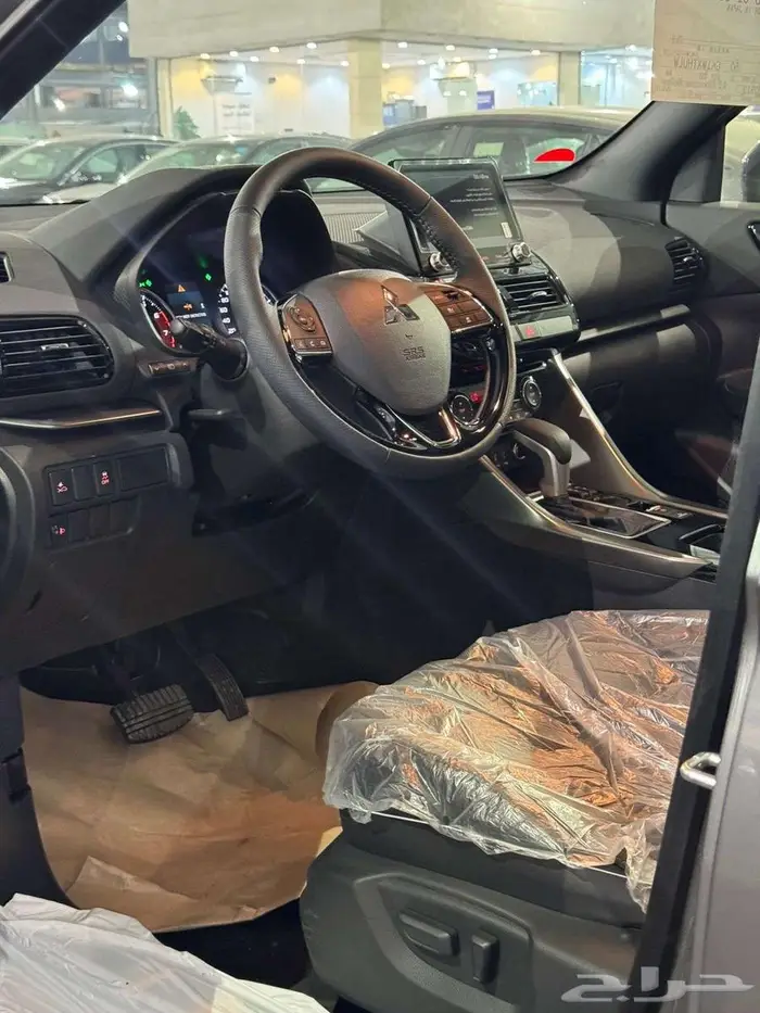 متسوبيشي اكليبس كروس نص فل وفل كامل موديل 2025 سعر خااص 7