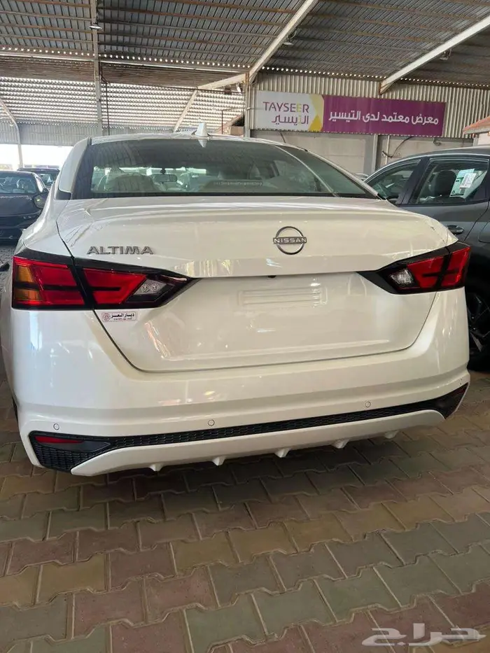 نيسان التيما ستاندر 2026 ابيض ورمادي 7