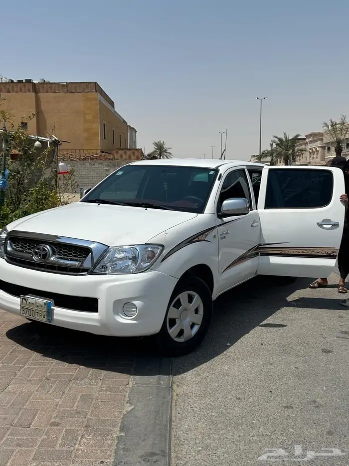 Toyota hilax 2009 diesel 4