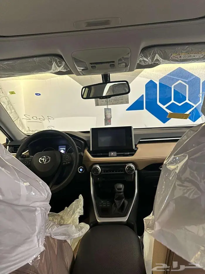 تويوتا RAV4 XLE 4X4 2025 7