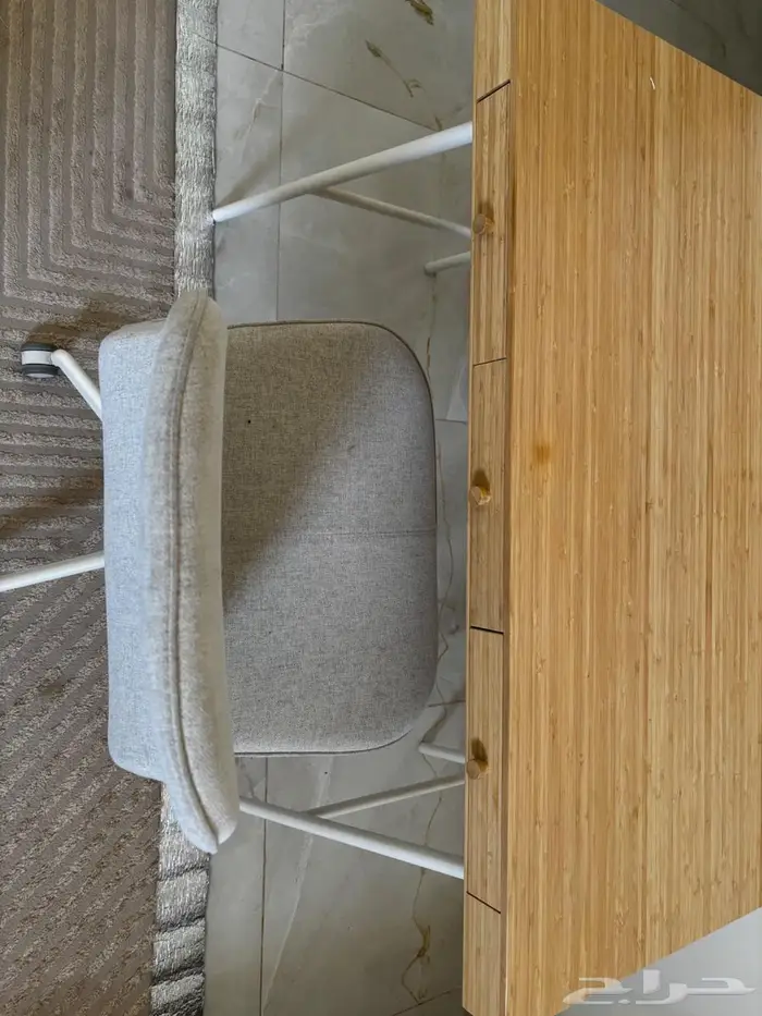 مكتب من طاوله وكرسي للبيع 4