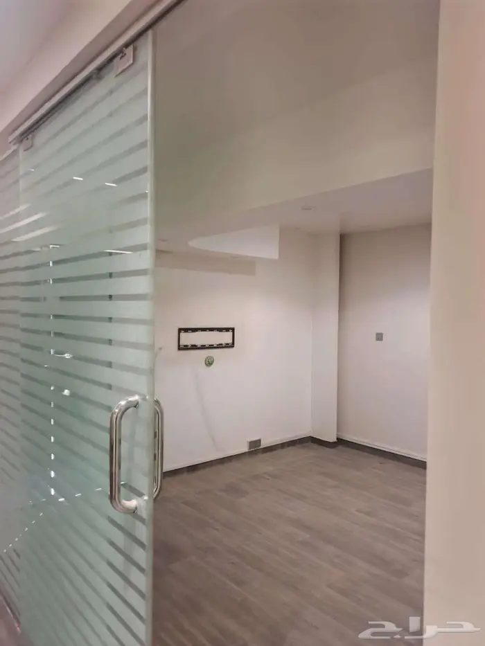 مكتب كبير ارضي شقة مكتبية للايجار بالعليا على التخصصي مباشر 7