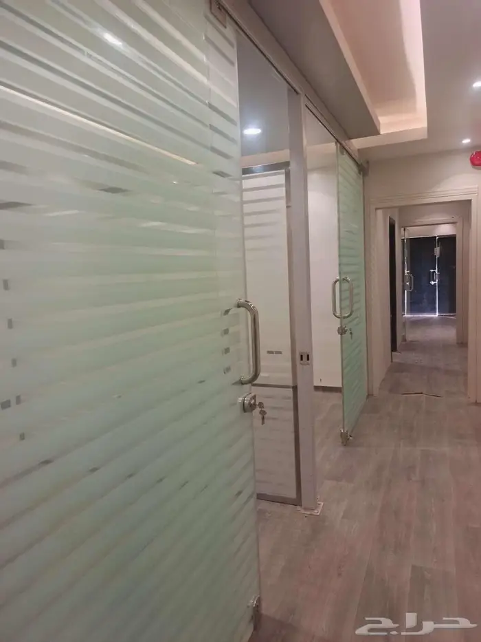 مكتب كبير ارضي شقة مكتبية للايجار بالعليا على التخصصي مباشر 8