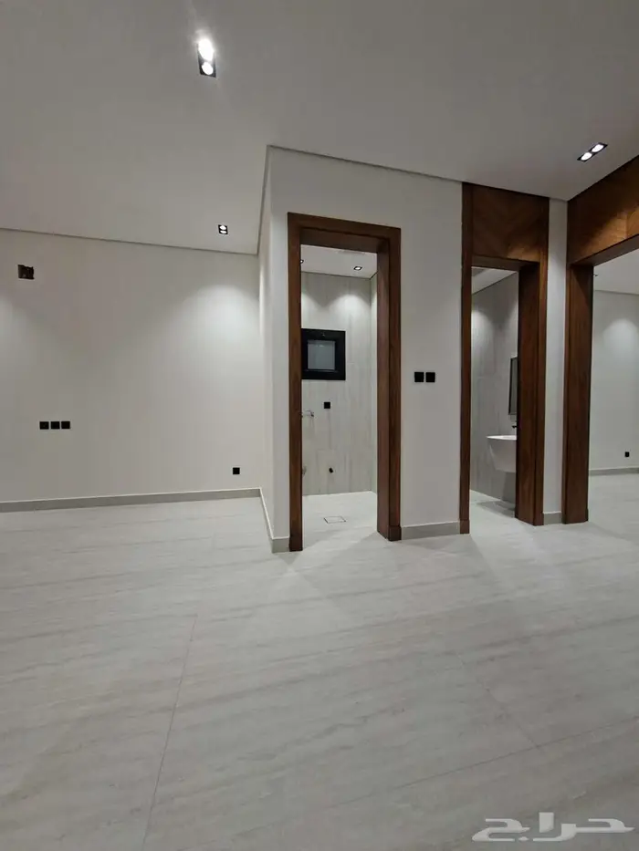 فيلا فاخرة للبيع في حي الصفا 11